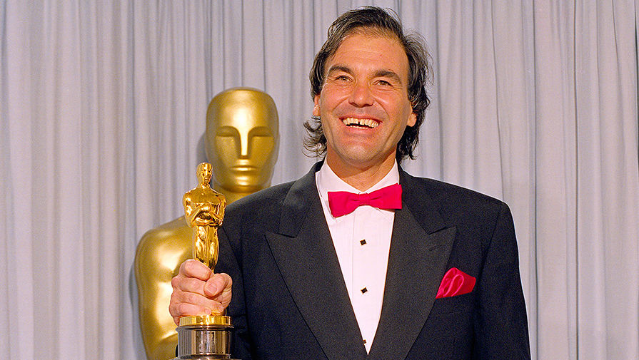 На 62-й церемонии вручения наград премии «Оскар» в 1990 году после победы фильма «Рожденный четвертого июля» (1989)