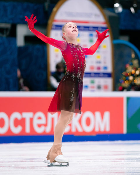 Вероника Яметова выступает в&nbsp;произвольной программе на&nbsp;чемпионате России &mdash; 2022