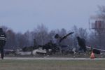 Обломки пассажирского самолета Boeing 737 в аэропорту Казани