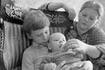 Ирина Муравьева с сыновьями Женей и Даниилом, 1983 год 