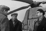 <b>На съемках фильма «Девять дней одного года»</b>
<br>«Девять дней одного года» был снят в новаторской манере. В нем была поднята популярная на тот момент дискуссия о физиках и лириках. Картину признали лучшим фильмом 1962 года, она получила несколько престижных наград: Большую премию «Хрустальный глобус» на Международном кинофестивале в Карловых Варах, Почетные дипломы международных кинофестивалей в Мельбурне и Сан-Франциско. Ленту посмотрели почти 24 млн зрителей. 