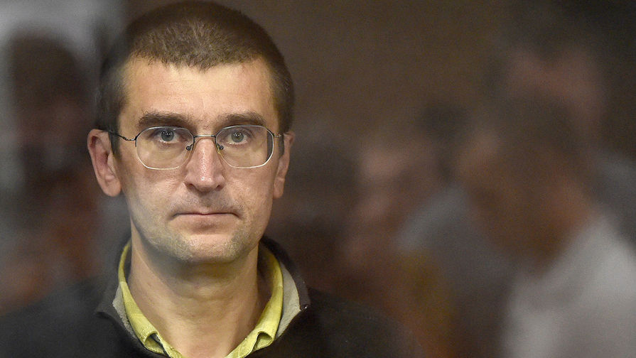 <b>Евгений Коваленко, 48 лет. </b> Признан виновным в&nbsp;причинении вреда, не опасного для&nbsp;здоровья (ч. 1 ст. 318 УК). Приговорен к&nbsp;3,5 годам колонии. Вину не признал.