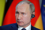 Президент России Владимир Путин во время пресс-конференции по итогам саммита «нормандского формата» в Елисейском дворце, 9 декабря 2019 года