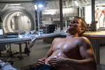 <b>«Марсианин» (2015)</b>
<br><br>
За роль космонавта, забытого на Марсе, Деймон был номинирован на «Оскар», но награду не получил — картина Ридли Скотта вообще не победила ни в одной из номинаций.
