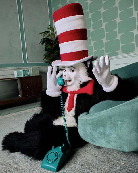 Певица Жанель Монэ в образе Кота в шляпе