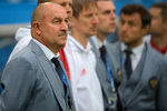 Главный тренер сборной России Станислав Черчесов во время матча Кубка конфедераций – 2017 по футболу между сборными России и Новой Зеландии