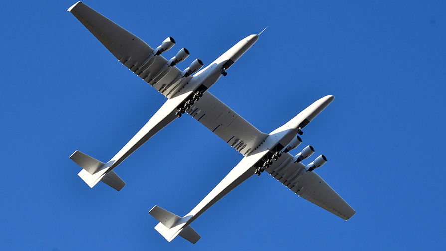 Самый большой в мире самолет-носитель Stratolaunch Model 351, 13 апреля 2019 года