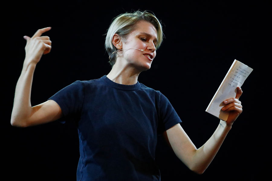 Актриса Дарья Мельникова во время репетиции спектакля &laquo;Дачники&raquo; в&nbsp;постановке режиссера Евгения Марчелли на&nbsp;сцене Московского драматического театра имени Ермоловой, 2020&nbsp;год