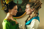 <b>Кадр из фильма “Прощай, моя королева” (2012)</b>
<br><br>
Историческая драма Бенуа Жако повествует о нескольких днях из жизни монархии на фоне Великой французской революции. В проекте Крюгер исполнила роль королевы Марии-Антуанетты.