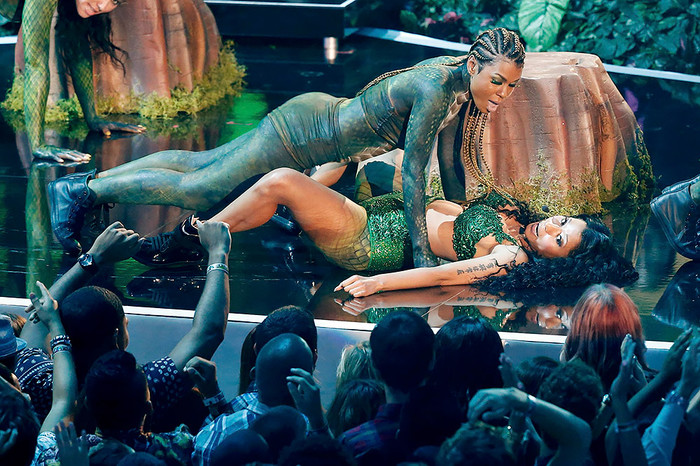 Выступление Никки Минаж на MTV Music Video Awards