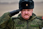 Командующий 5-й общевойсковой армии ВВО генерал-лейтенант Валерий Асапов во время старта отборочного этапа всеармейских соревнований «Танковый биатлон» и «Суворовский натиск» в Приморье, февраль 2017 года
