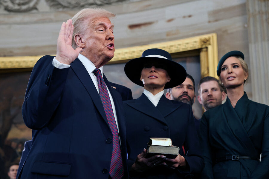 Во время церемонии инаугурации Дональда Трампа в&nbsp;ротонде Капитолия США, 20&nbsp;января 2025&nbsp;года