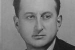 <b>Михаил Ильич Ромм</b>
<br>Михаил Ромм умер в 1971 году во время работы над новым документальным проектом «Мир сегодня». Фильм должен был рассказывать о глобальных событиях, угрожающих цивилизации. Впоследствии работу над лентой закончили Элем Климов, Герман Лавров и Марлен Хуциев. Фильм вышел в прокат под названием «И все-таки я верю». В кадре звучал голос самого Ромма: авторский текст, надиктованный режиссером незадолго до смерти. Режиссер успел озвучить кадры мировых войн и атомной бомбардировки Хиросимы. После этих эпизодов на экране появляется текст: «Здесь обрывается голос автора… Дальше пойдут надписи».