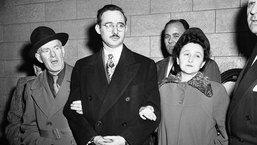 Юлиус и Этель Розенберги во время судебного процесса в 1951 году