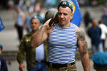 Во время празднования Дня Воздушно-десантных войск в парке Горького в Москве, 2 августа 2020 года