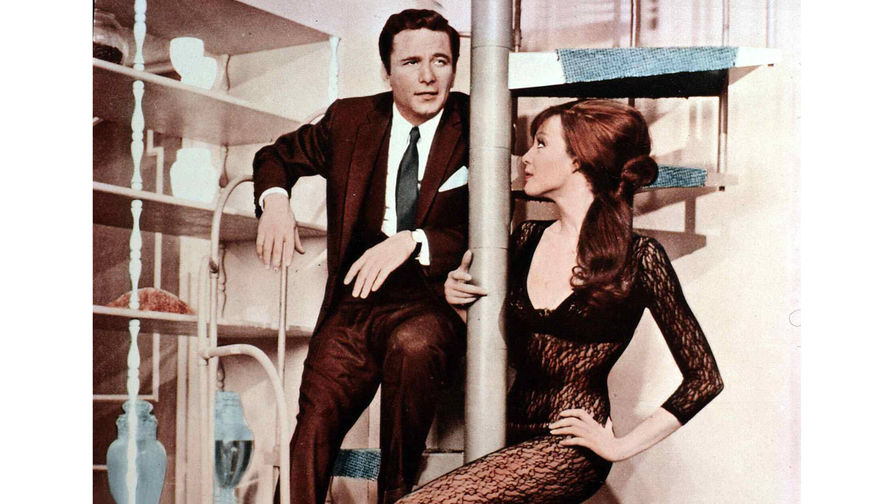 Питер Фальк и Джоанна Барнс в фильме «Как же много этих воров!» (1967)