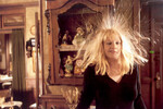<b>Дюплекс» (2003)</b>
<br><br>
Уморительная комедия с Беном Стиллером и Бэрримор, которые играют молодую пару, въезжающую в дом мечты. С, казалось бы, небольшой оговоркой – жилплощадь двухэтажная, и на втором этаже там тихо-мирно прописана старушка, «божий одуванчик», как утверждает риелтор. По итогам же бабушка оказывается настоящей головной болью четы – и в какой-то момент между ними вспыхивает война.