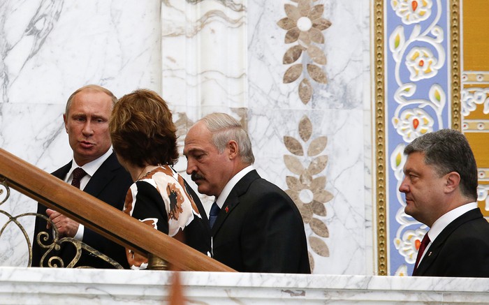 Белоруссия. Минск. 26 августа. Президент России Владимир Путин, верховный представитель Евросоюза по внешним делам и политике безопасности Кэтрин Эштон, президент Белоруссии Александр Лукашенко и президент Украины Петр Порошенко (слева направо) перед началом встречи в формате Таможенный союз — Украина — Евросоюз