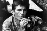 Леонард Нимой на съемках фильма «Балкон» (1963)