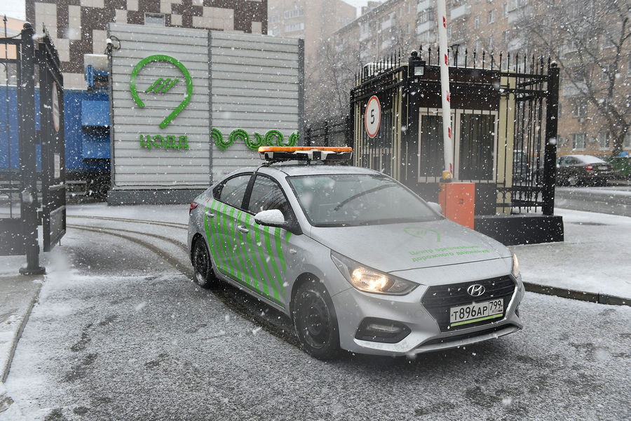 Запуск в&nbsp;работу новых комплексов фотовидеофиксации нарушений правил дорожного движения. Камеры вмонтированы в&nbsp;балку на&nbsp;крыше патрульных автомобилей ЦОДД, 12&nbsp;ноября 2021&nbsp;года