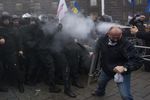 Против участников митинга за евроинтеграцию в Киеве применили слезоточивый газ