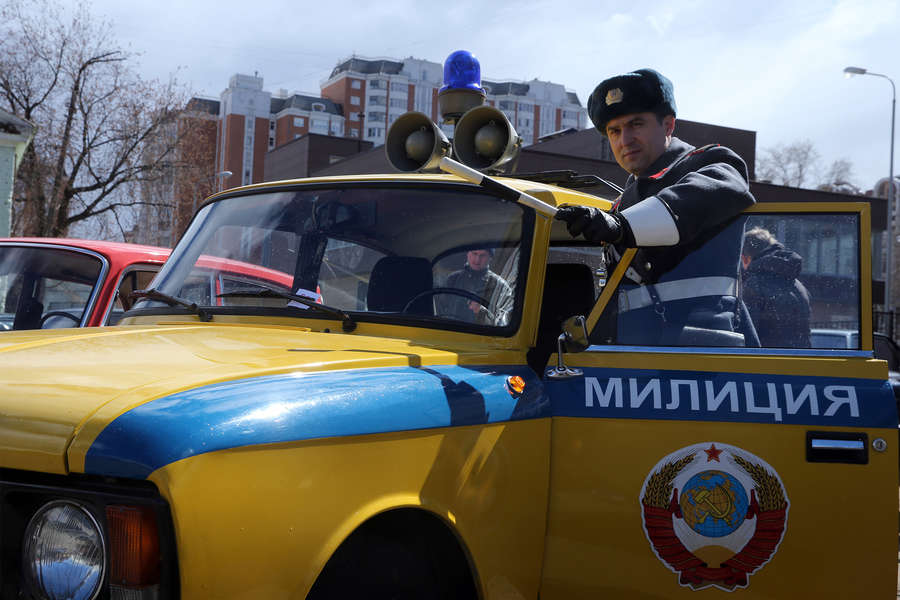 Автомобиль &laquo;Москвич-412 Милиция&raquo; на&nbsp;фестивале &laquo;Москвичу &mdash; 70&nbsp;лет, 2017&nbsp;год