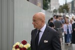 Политолог Сергей Караганов перед церемонией прощания с актрисой Верой Васильевой в Московском академическом Театре сатиры, 12 августа 2023 года