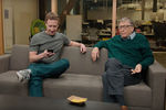 Основатель Facebook Марк Цукерберг и основатель Microsoft Билл Гейтс (кадр из видео)