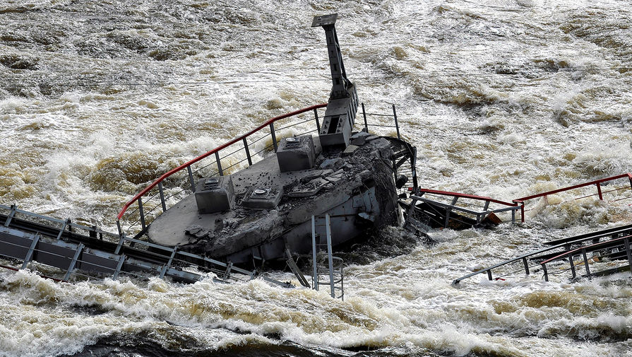 На&nbsp;месте обрушения железнодорожного моста через&nbsp;реку Кола в&nbsp;Мурманской области.