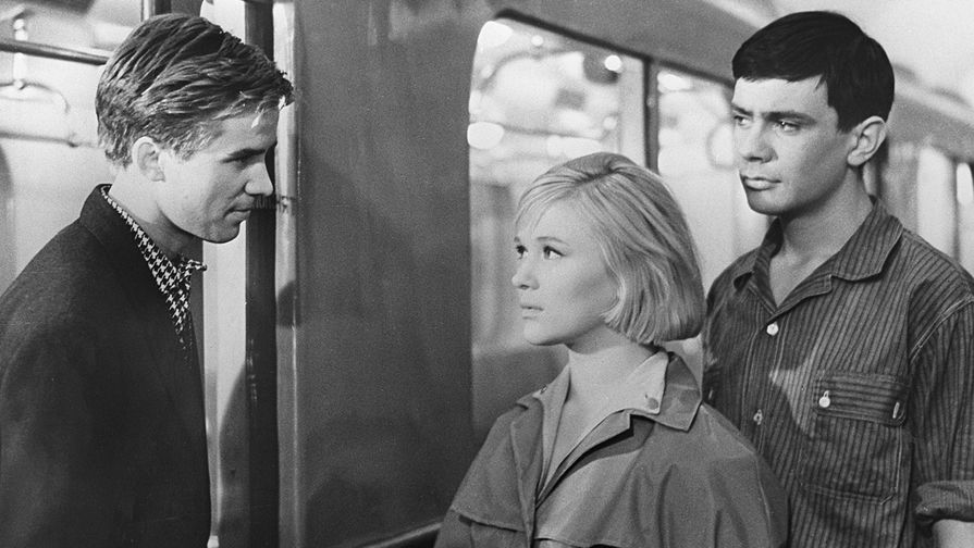Кадр из&nbsp;фильма по&nbsp;сценарию Геннадия Шпаликова &laquo;Я шагаю по&nbsp;Москве&raquo; (1963)