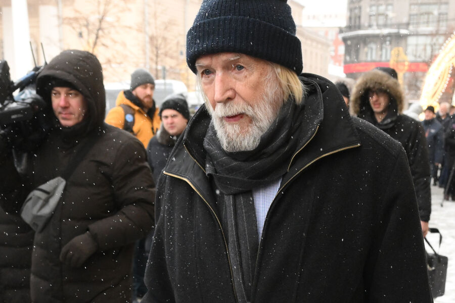 Актер Станислав Любшин перед&nbsp;церемонией прощания с&nbsp;народным артистом СССР Юрием Соломиным, 15&nbsp;января 2024&nbsp;года