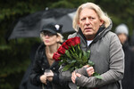 Телеведущий Александр Олейников на церемонии прощания со спортивным комментатором Василием Уткиным в Москве, 23 марта 2024 года