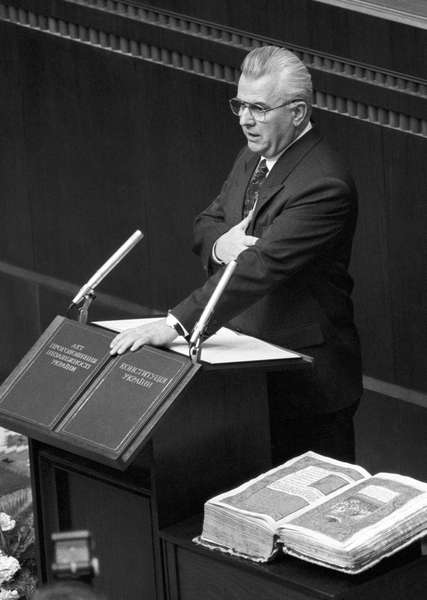 Президент Украины Леонид Кравчук во время принятия присяги, 1991&nbsp;год
