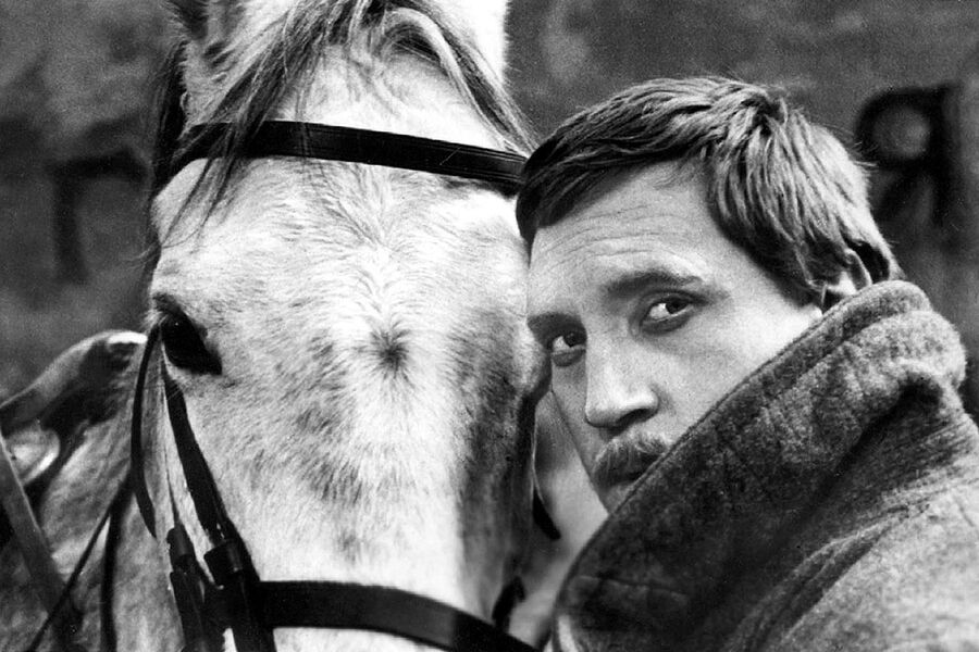 Актер Владимир Высоцкий в&nbsp;фильме &laquo;Служили два товарища&raquo; (1968)