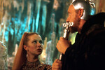 <b>«Экскалибур» (1981)</b>
<br><br>
Картина, основанная на легендах о короле Артуре и рыцарях Круглого стола, считается одной из самых близких к тексту экранизаций романа «Смерть Артура» средневекового английского писателя Томаса Мэлори. Хелен Миррен в этом фэнтези досталась роль волшебницы и единоутробной сестры короля Артура Морганы.
<br><br>
На съемках Миррен познакомилась с начинающим актером Лиамом Нисоном, сыгравшим в картине роль племянника короля Артура Гавейна. У актеров завязался роман, продолжавшийся несколько лет.
