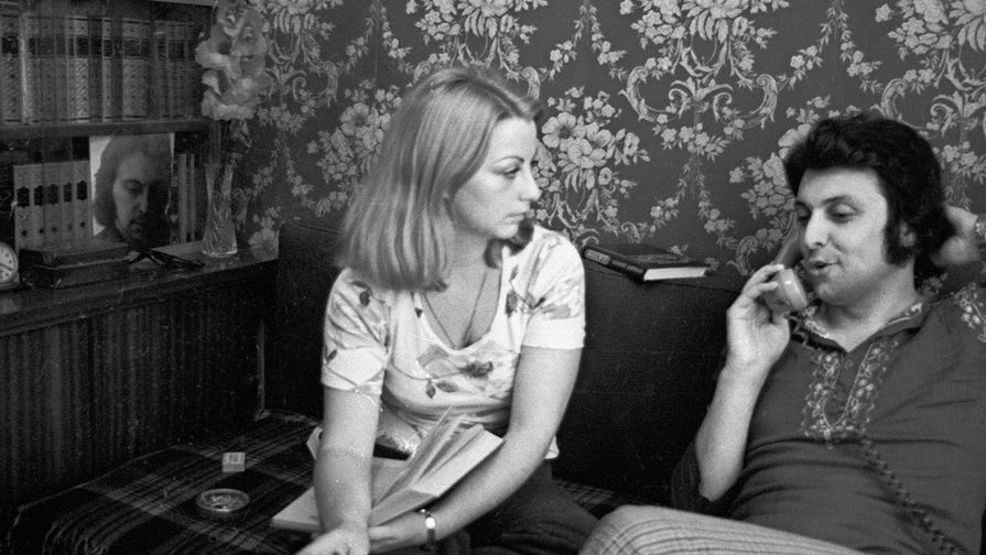 Композитор Вячеслав Добрынин и его первая супруга Ирина, 1979&nbsp;год. Ирина эмигрировала в&nbsp;США. Пара прожила в&nbsp;браке 15&nbsp;лет. Есть дочь Екатерина, также проживает в&nbsp;США. 