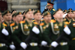 Министр обороны РФ Сергей Шойгу на военном параде в честь 76-й годовщины Победы в Великой Отечественной войне в Москве, 09 мая 2021 года
