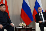 Президент России Владимир Путин и глава КНДР Ким Чен Ын во время встречи на острове Русский, 25 апреля 2019 год
