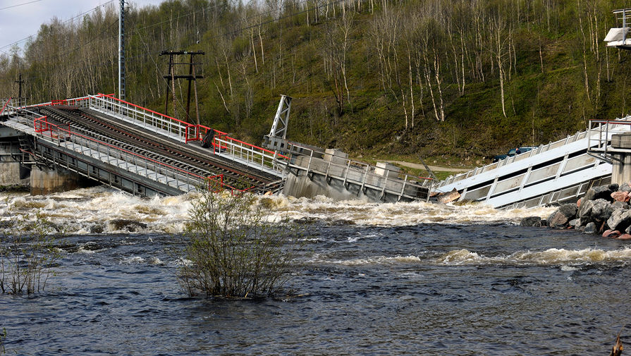 На&nbsp;месте обрушения железнодорожного моста через&nbsp;реку Кола в&nbsp;Мурманской области.