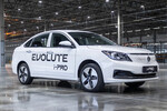<b>Evolute i-Pro </b>
<br><br>
На электрические седаны Evolute i-Pro производства липецкого «Моторинвеста» (китайский аналог — Dongfeng Aeolus E70) установлена рекомендованная цена в 3 млн рублей (с учетом господдержки можно купить за 1,8 млн рублей). Мощность двигателя – 150 л.с., заявленный запас хода – 433 км.
