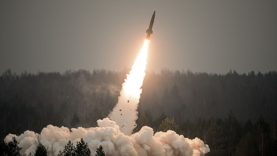 Показательный пуск ракеты из&nbsp;тактического комплекса &laquo;Точка-У&raquo; на&nbsp;полигоне Луга в&nbsp;Ленинградской области в&nbsp;День ракетных войск и артиллерии