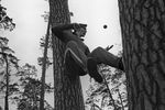 Вратарь сборной СССР по хоккею Владислав Третьяк во время тренировки, 1973 год