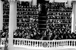 Джон Ф. Кеннеди выступает с речью во время церемонии своей инаугурации на пост президента США в Вашингтоне, 20 января 1961 года