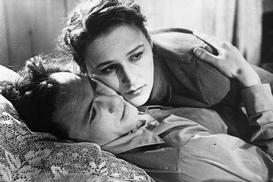 Актеры Нонна Мордюкова и Иван Лыков в&nbsp;фильме &laquo;Простая история&raquo;, 1960&nbsp;год