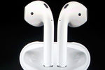 Беспроводные наушники Apple AirPods
