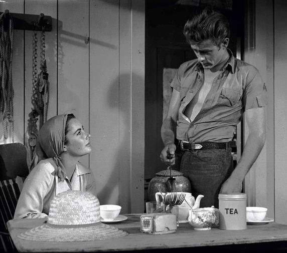 Элизабет Тейлор и Джеймс Дин в&nbsp;фильме «Гигант» (1956)