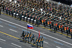 Военнослужащие парадных расчетов на военном параде в ознаменование 75-летия Победы в Великой Отечественной войне 1941-1945 годов на Красной площади в Москве, 24 июня 2020 года