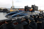 Дизель-электрические подводные лодки Северного флота «Калуга» и «Липецк» у пирса города Полярный