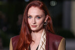<b>Софи Тернер (неизвестно)</b>
<br><br>
В сентябре 2025 года Софи Тернер была официально утверждена на роль новой Лары Крофт. Актриса сыграет «расхитительницу гробниц» в сериале Amazon MGM Studios, съемки которого начнутся в ближайшем январе. Дата выхода самого проекта пока не называется, подробности сюжета шоу также остаются в секрете.