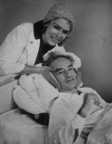 Лев Ландау с женой Конкордией в больнице. Фотокопия